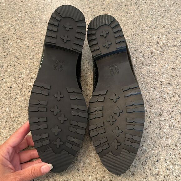 NATURALIZER Gaia Patent Leather Loafer - Picture 11 of 14